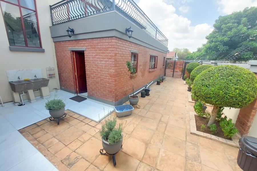 3 Bedroom Property for Sale in Wierda Crest Estate Gauteng