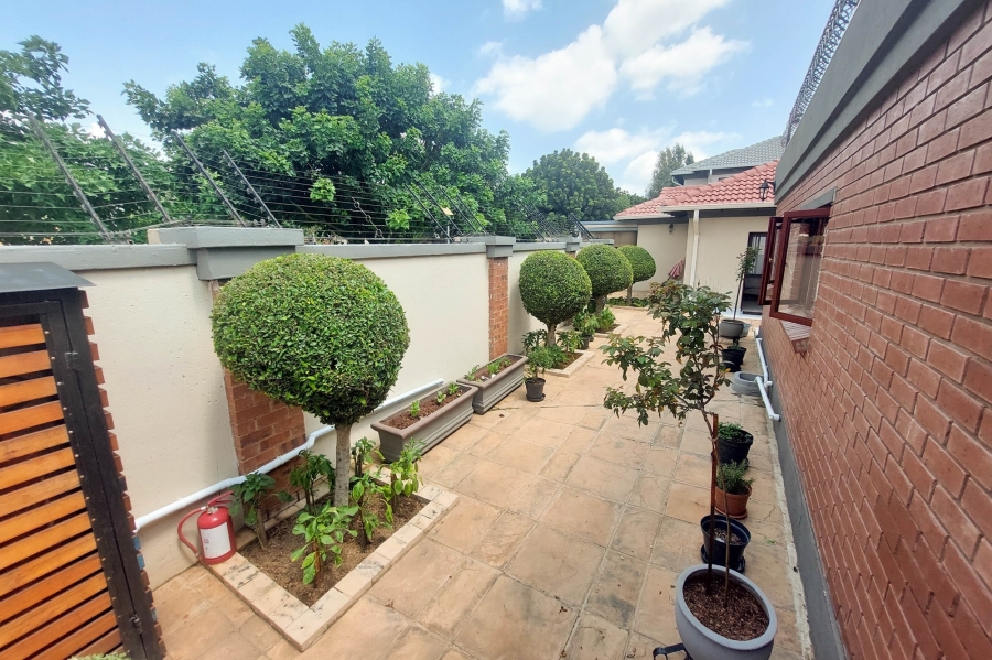 3 Bedroom Property for Sale in Wierda Crest Estate Gauteng