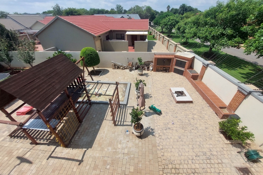 3 Bedroom Property for Sale in Wierda Crest Estate Gauteng