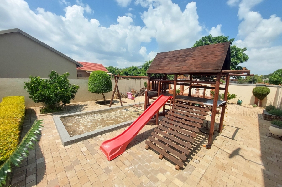 3 Bedroom Property for Sale in Wierda Crest Estate Gauteng