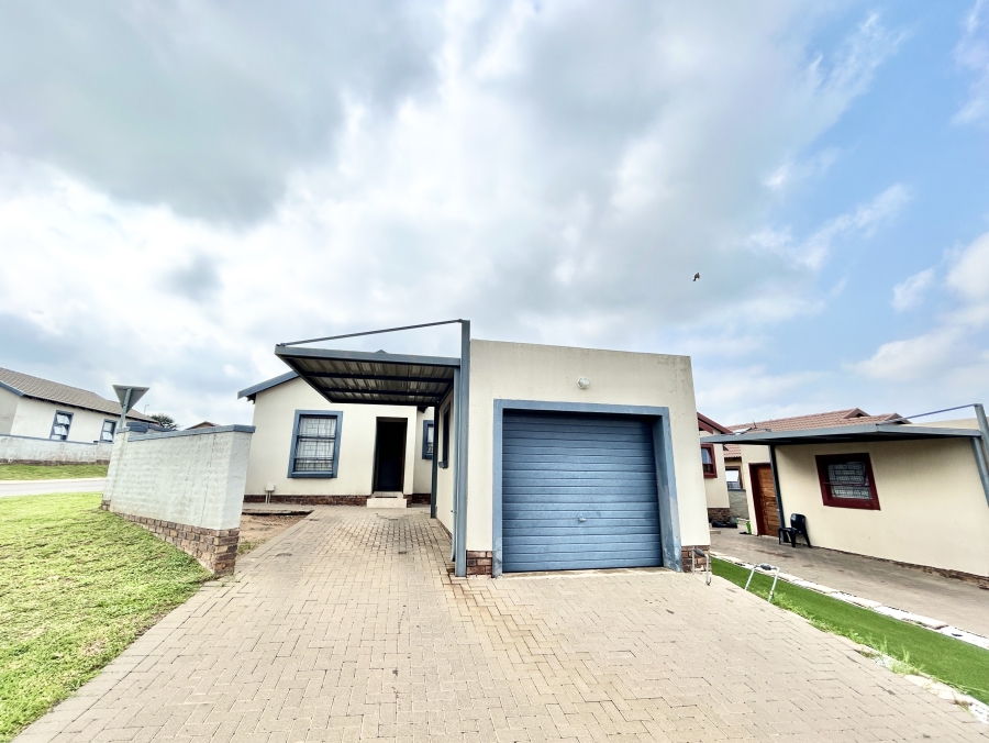 3 Bedroom Property for Sale in Kosmosdal Gauteng