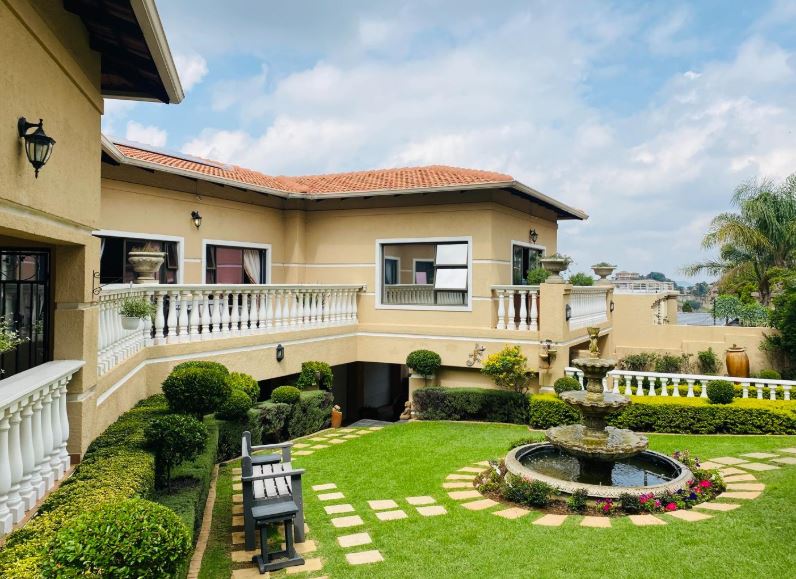4 Bedroom Property for Sale in Bassonia Gauteng