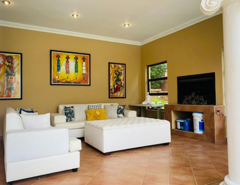4 Bedroom Property for Sale in Bassonia Gauteng