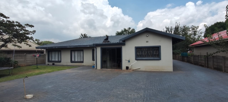 To Let 4 Bedroom Property for Rent in Three Rivers Gauteng