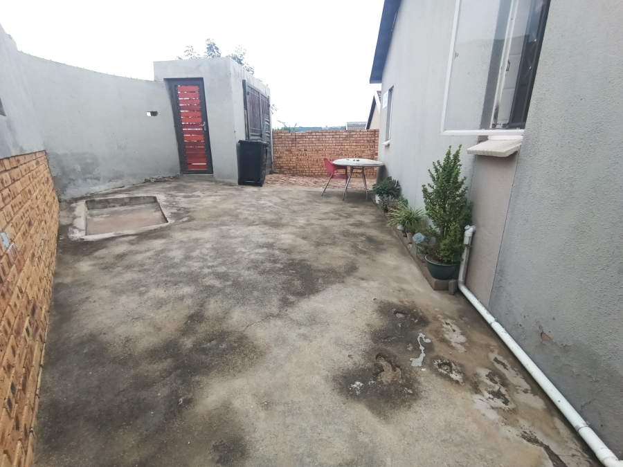 2 Bedroom Property for Sale in Cosmo City Gauteng