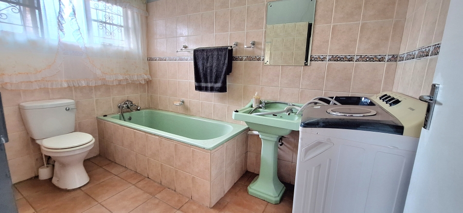 3 Bedroom Property for Sale in Mountain View Gauteng