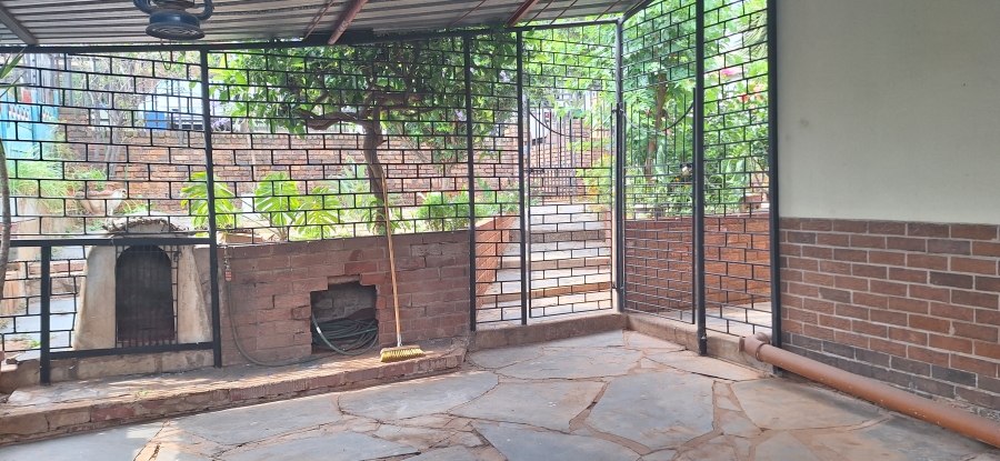 3 Bedroom Property for Sale in Mountain View Gauteng