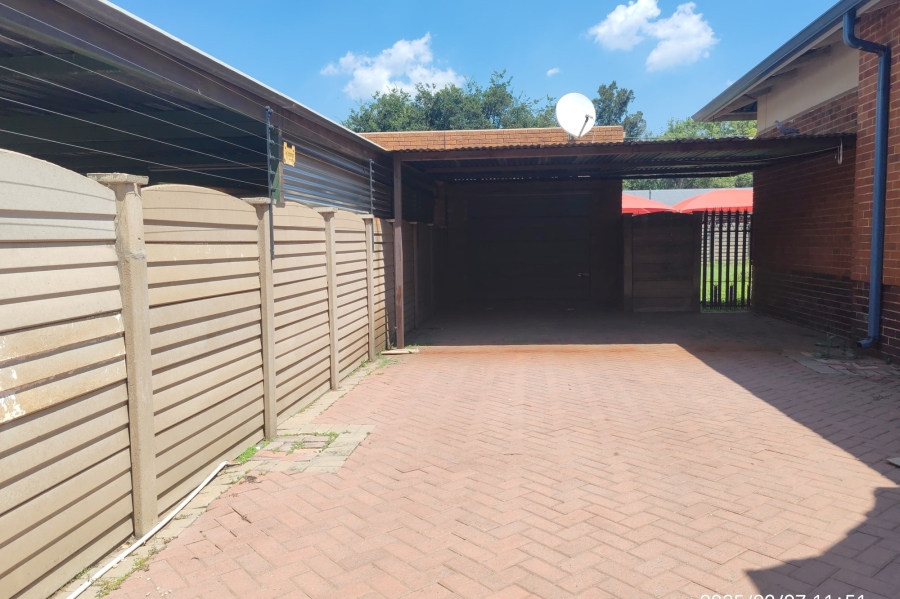 3 Bedroom Property for Sale in Vanderbijlpark SW 5 Gauteng