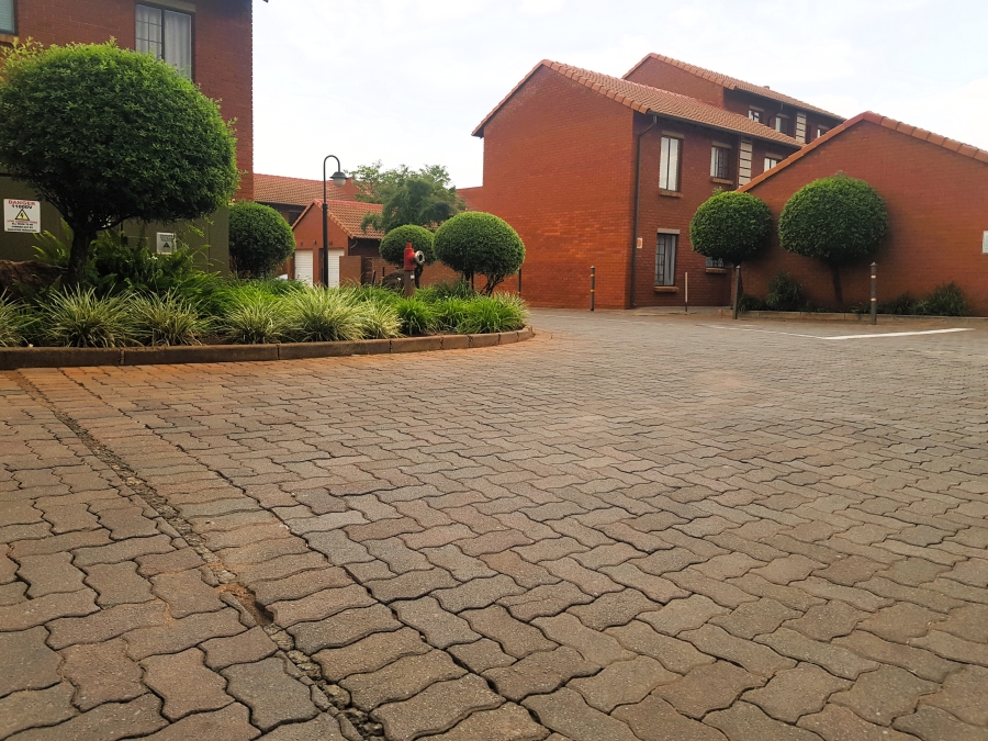 3 Bedroom Property for Sale in Eco Park Gauteng