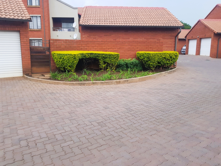 3 Bedroom Property for Sale in Eco Park Gauteng