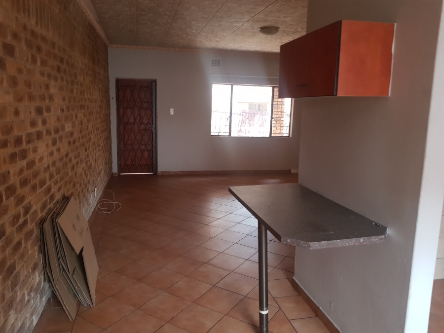 To Let 2 Bedroom Property for Rent in Ravensklip Gauteng