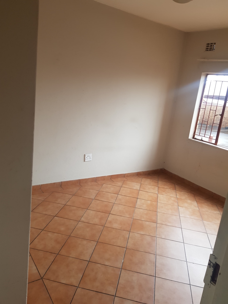 To Let 2 Bedroom Property for Rent in Ravensklip Gauteng