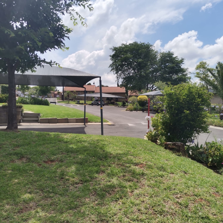 To Let 2 Bedroom Property for Rent in Randpark Ridge Gauteng