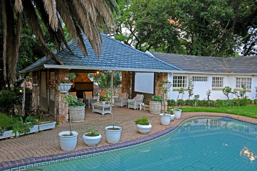 To Let 6 Bedroom Property for Rent in Northcliff Gauteng