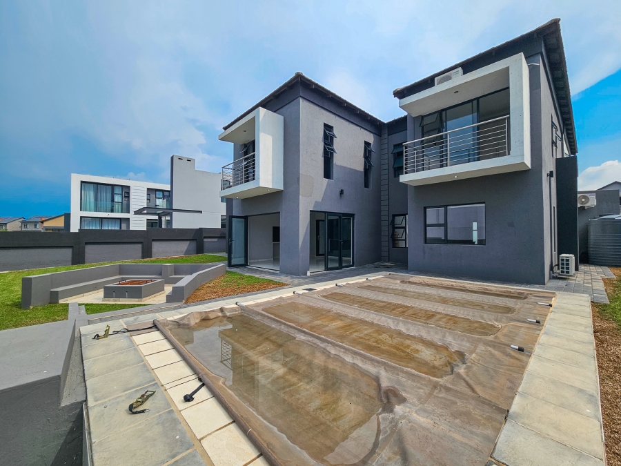 5 Bedroom Property for Sale in Six Fountains Residential Estate Gauteng