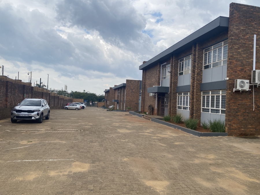 Commercial Property for Sale in Clayville Gauteng