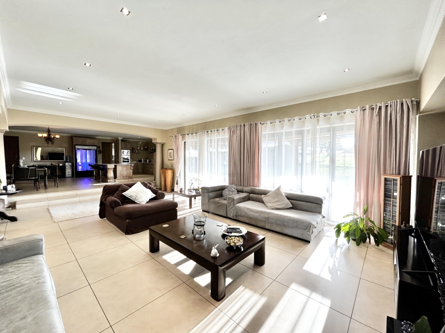5 Bedroom Property for Sale in Blue Valley Golf Estate Gauteng