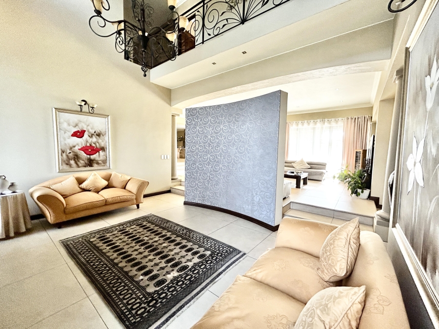 5 Bedroom Property for Sale in Blue Valley Golf Estate Gauteng
