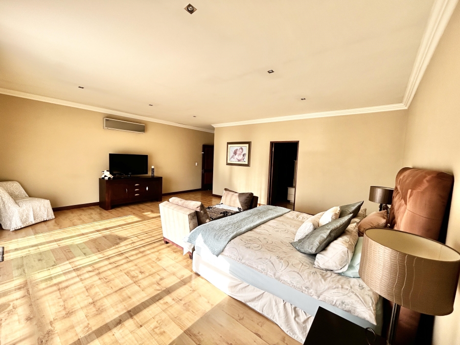5 Bedroom Property for Sale in Blue Valley Golf Estate Gauteng
