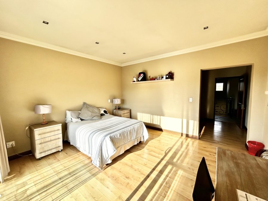 5 Bedroom Property for Sale in Blue Valley Golf Estate Gauteng