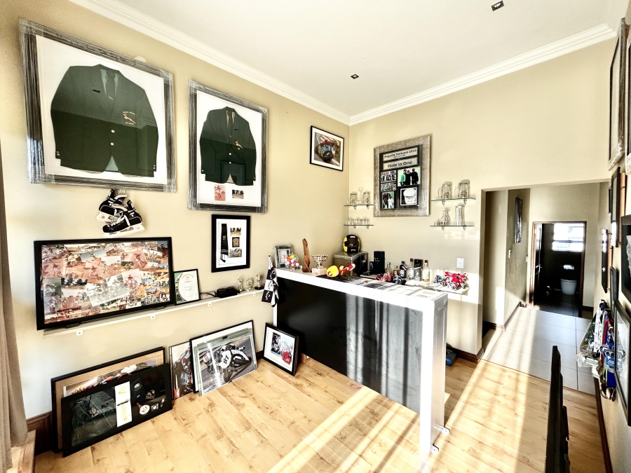 5 Bedroom Property for Sale in Blue Valley Golf Estate Gauteng