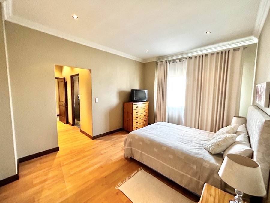 5 Bedroom Property for Sale in Blue Valley Golf Estate Gauteng
