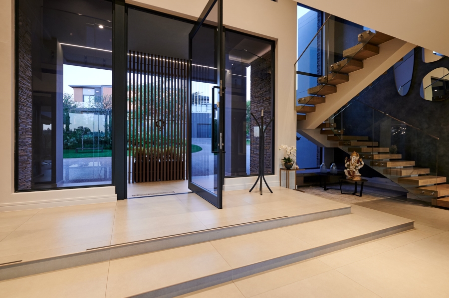 5 Bedroom Property for Sale in Waterfall Country Estate Gauteng