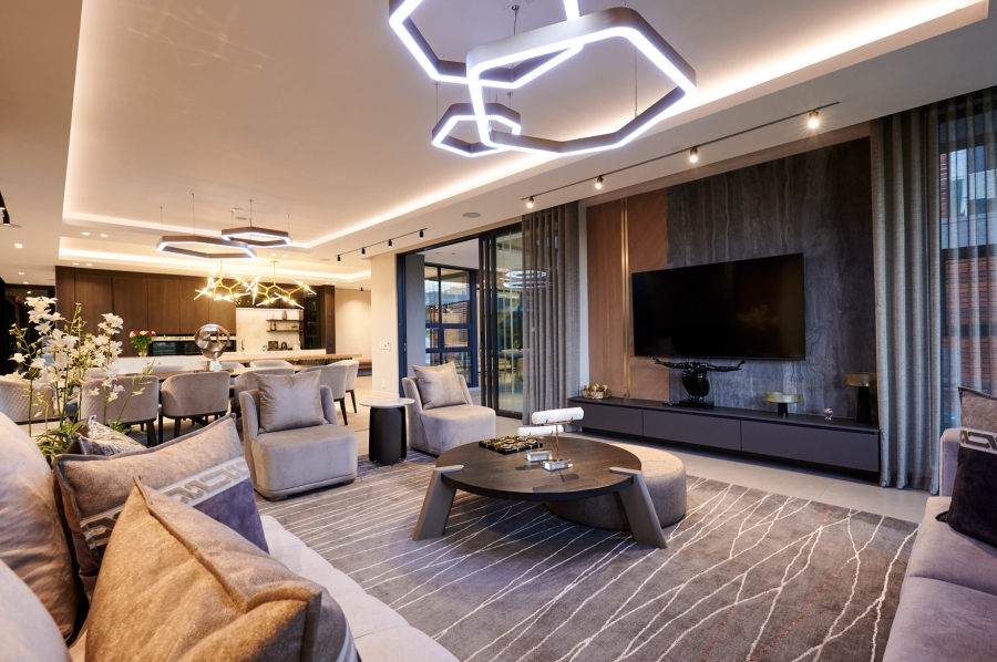 5 Bedroom Property for Sale in Waterfall Country Estate Gauteng