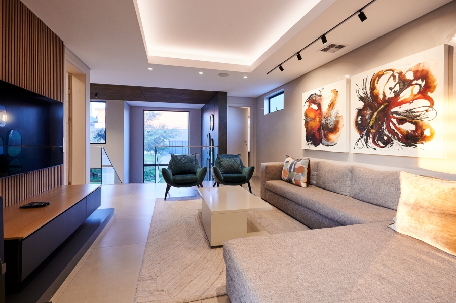 5 Bedroom Property for Sale in Waterfall Country Estate Gauteng