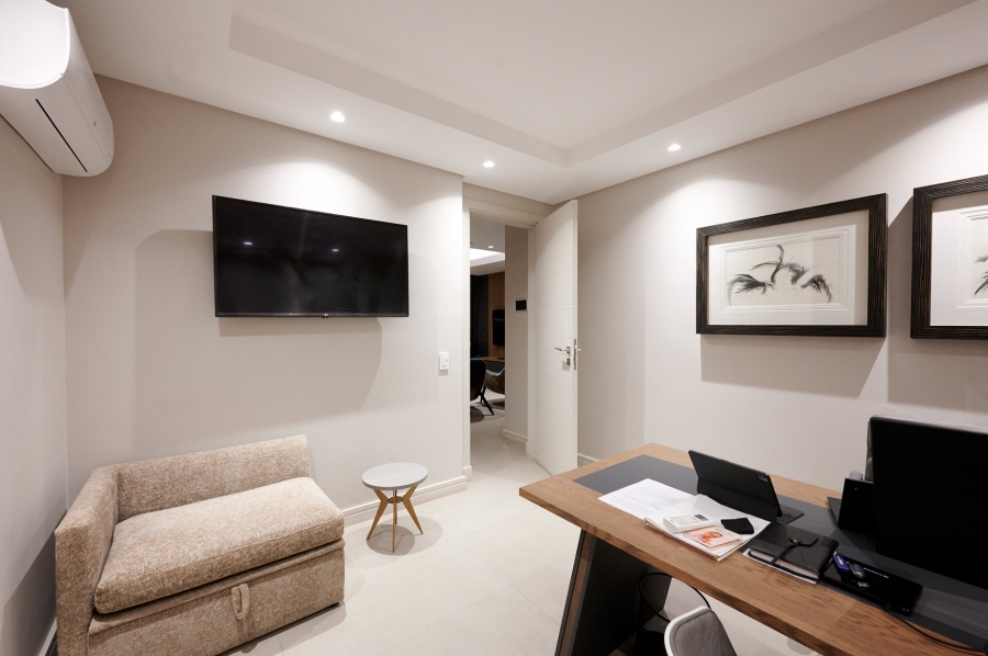 5 Bedroom Property for Sale in Waterfall Country Estate Gauteng