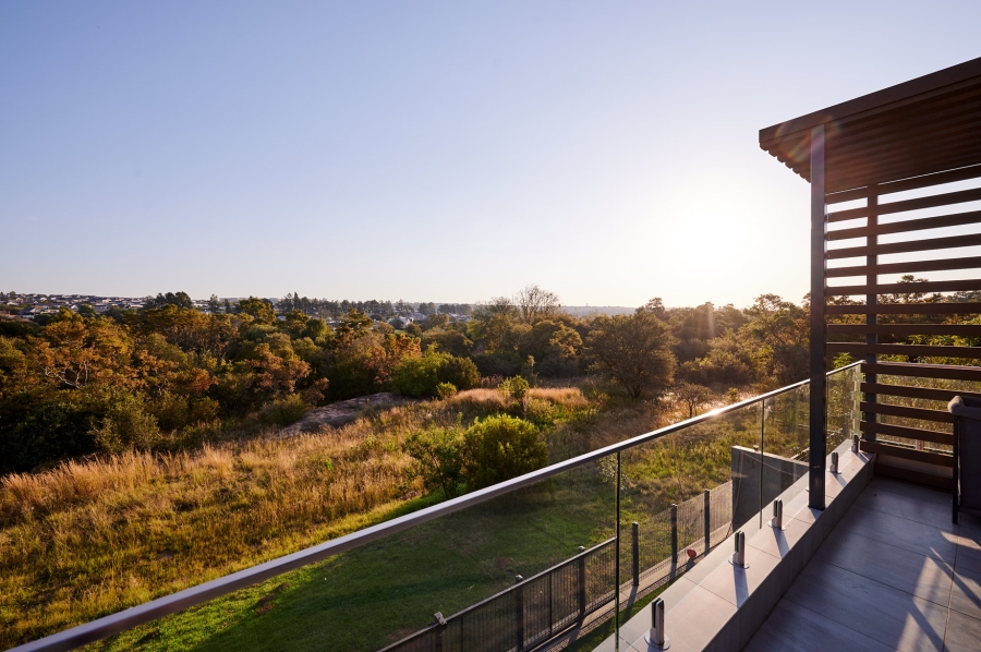 5 Bedroom Property for Sale in Waterfall Country Estate Gauteng
