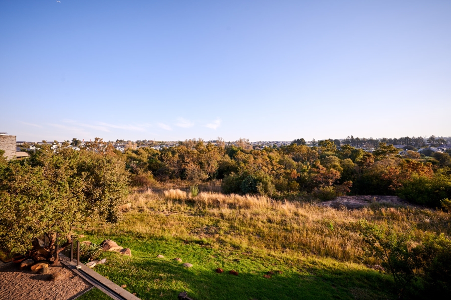 5 Bedroom Property for Sale in Waterfall Country Estate Gauteng