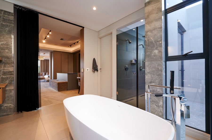 5 Bedroom Property for Sale in Waterfall Country Estate Gauteng