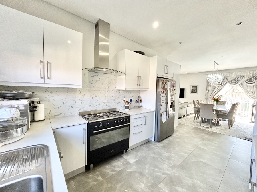 3 Bedroom Property for Sale in Kyalami Hills Gauteng