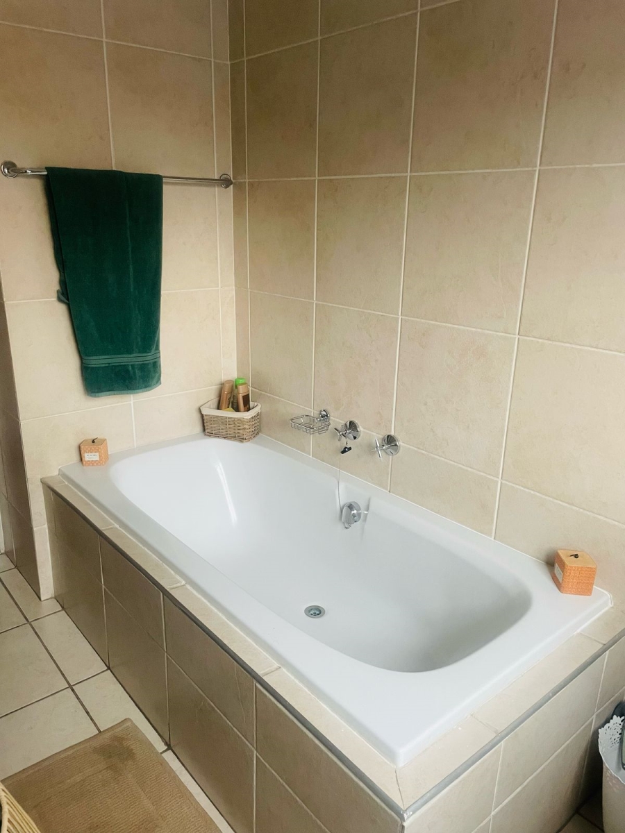 To Let 2 Bedroom Property for Rent in Sunninghill Gauteng