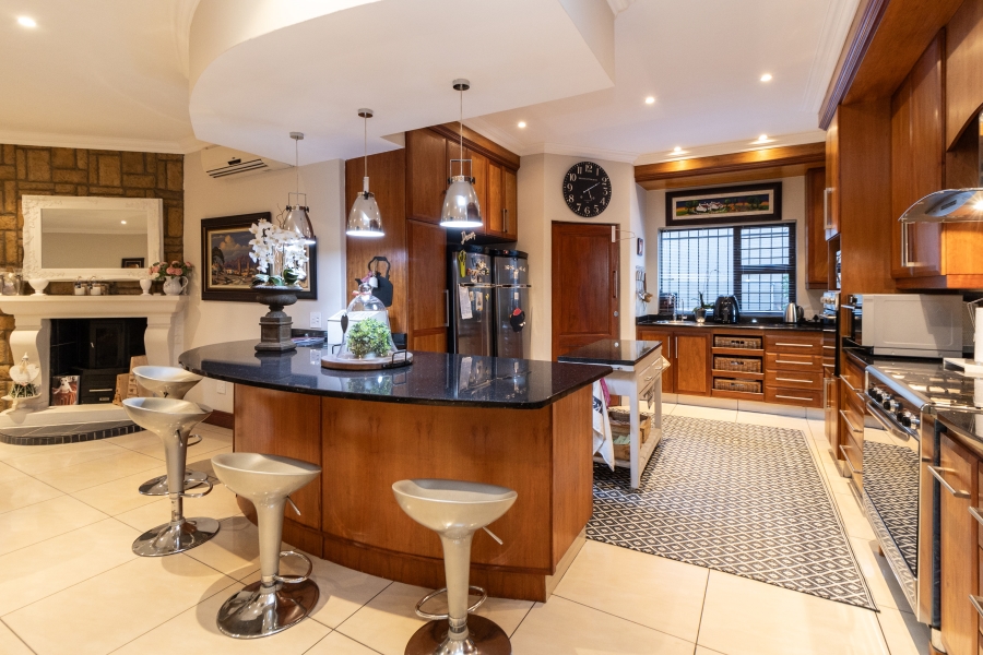 4 Bedroom Property for Sale in Waterkloof Ridge Gauteng