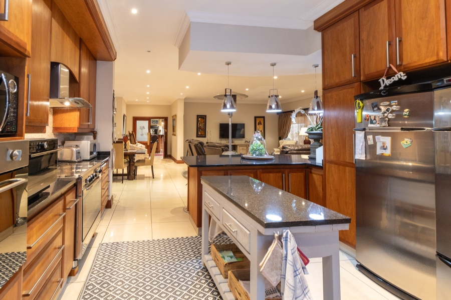 4 Bedroom Property for Sale in Waterkloof Ridge Gauteng