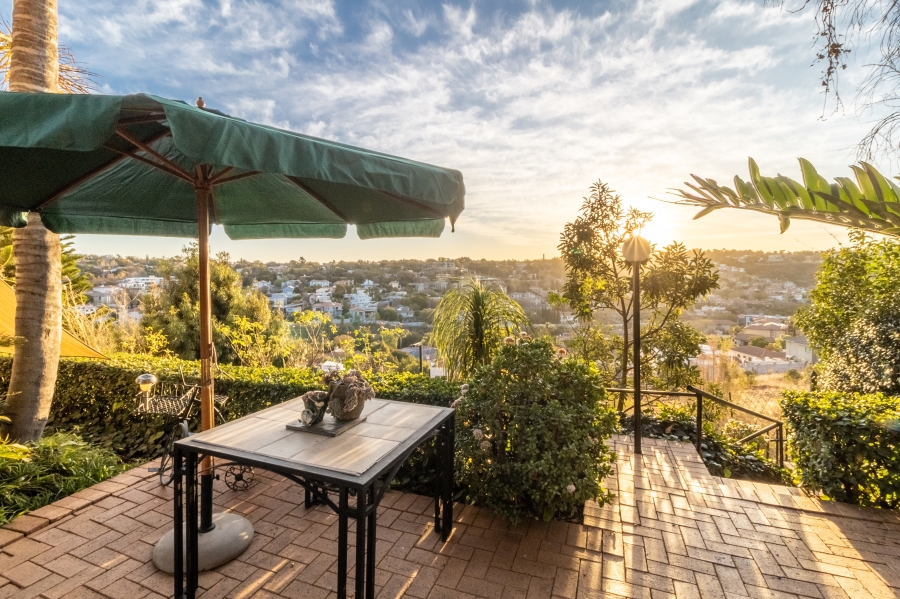 4 Bedroom Property for Sale in Waterkloof Ridge Gauteng