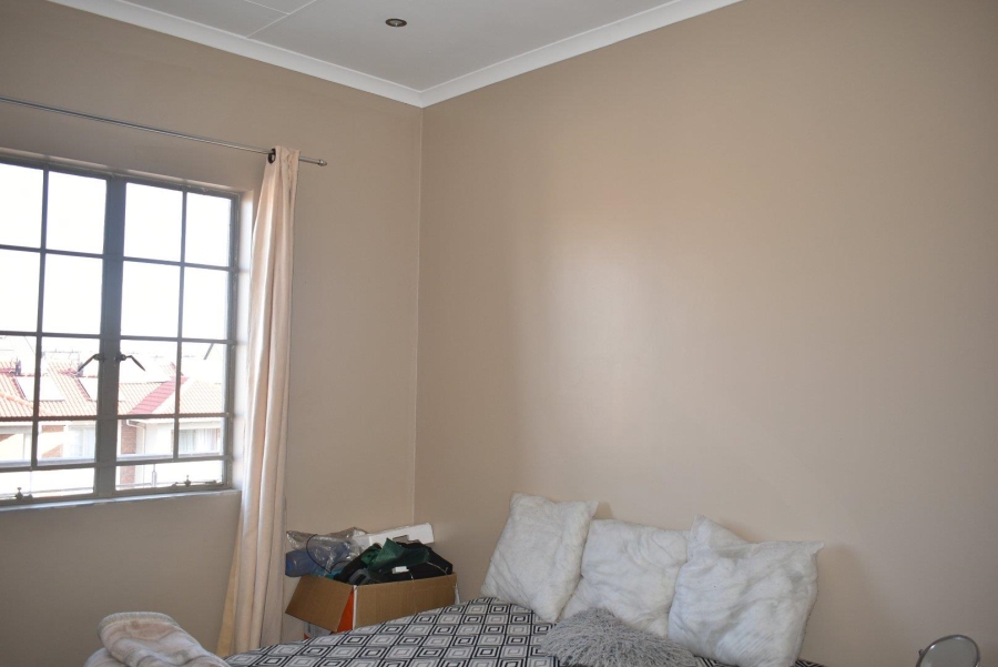 2 Bedroom Property for Sale in Stone Ridge Gauteng