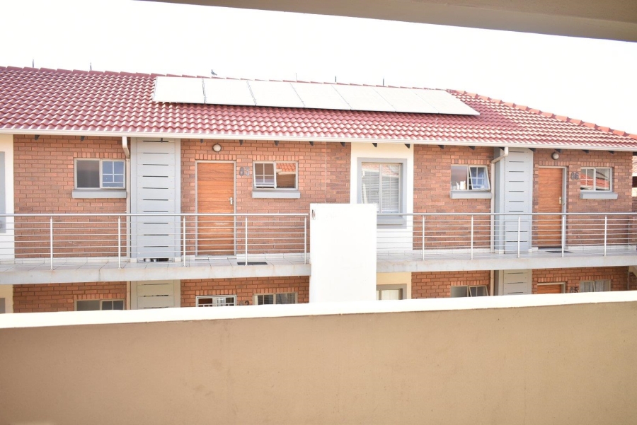 2 Bedroom Property for Sale in Stone Ridge Gauteng