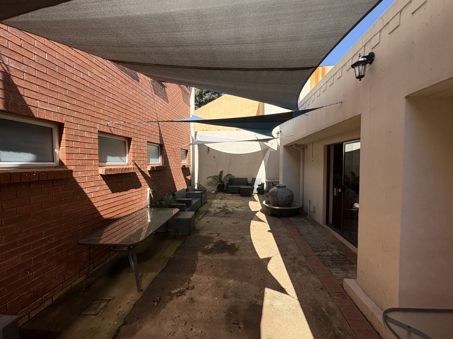 Commercial Property for Sale in Glen Marais Gauteng