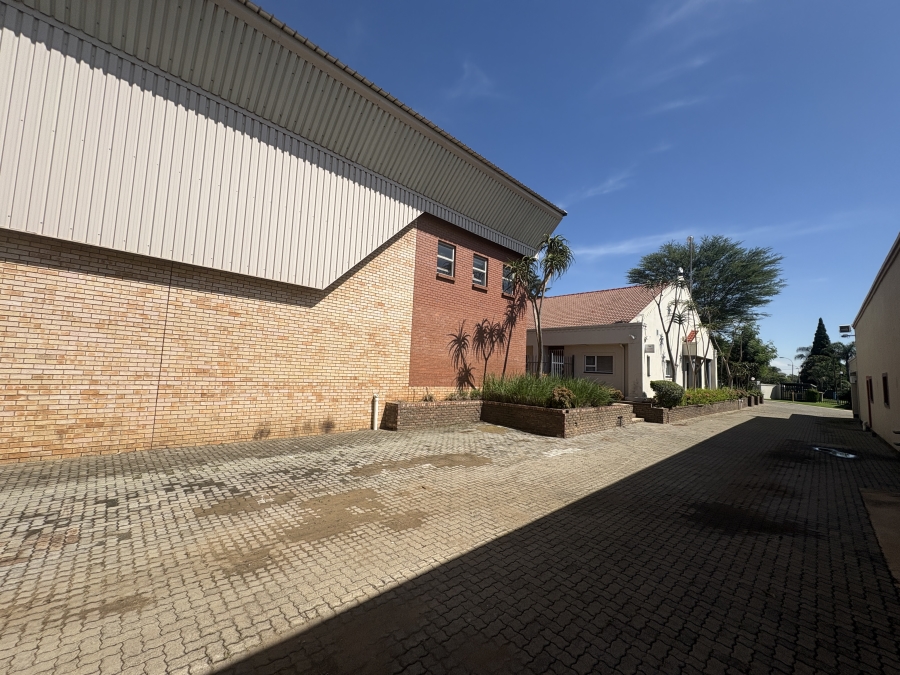 Commercial Property for Sale in Glen Marais Gauteng