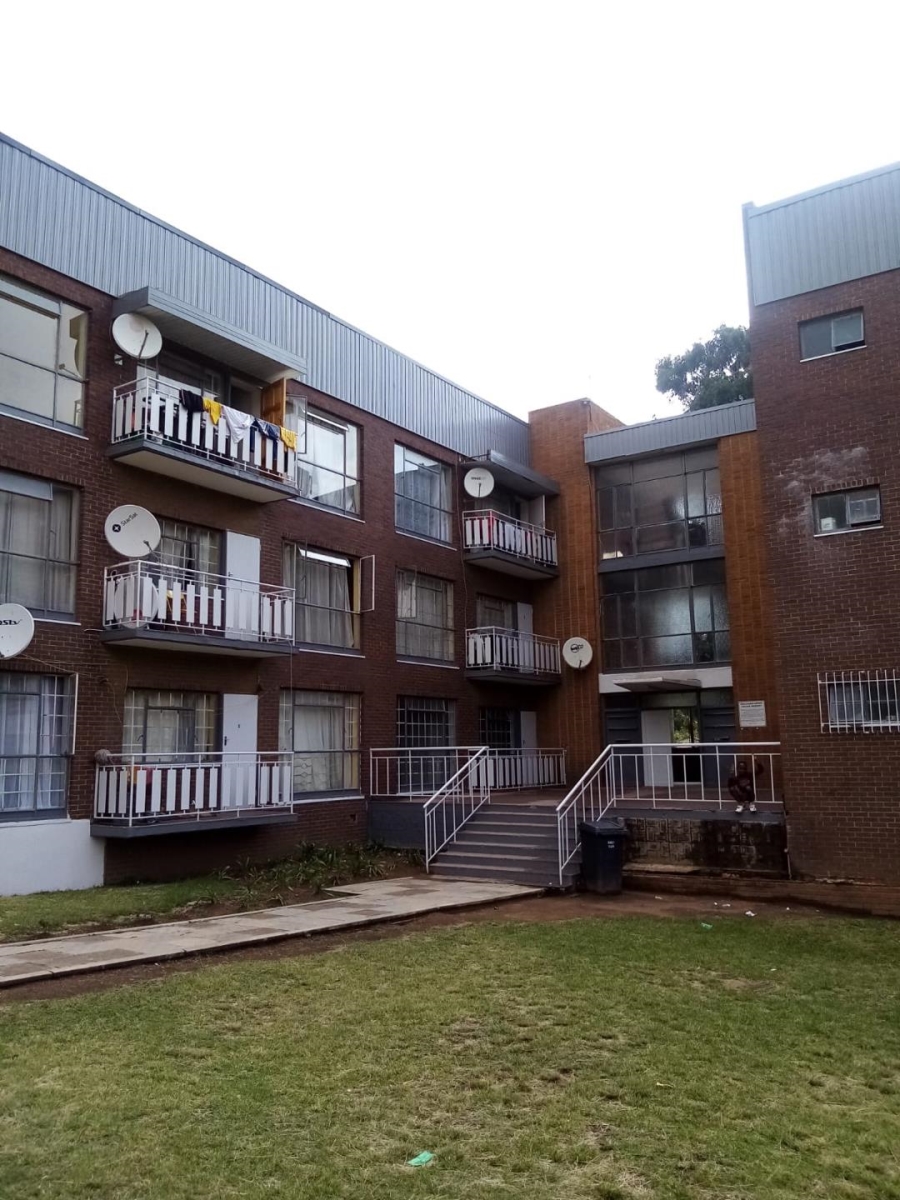 To Let 3 Bedroom Property for Rent in Rosettenville Gauteng