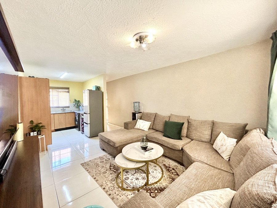 2 Bedroom Property for Sale in Kosmosdal Gauteng