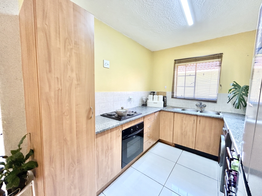 2 Bedroom Property for Sale in Kosmosdal Gauteng