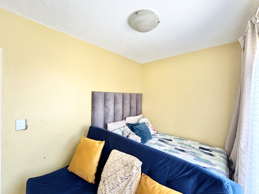 2 Bedroom Property for Sale in Kosmosdal Gauteng