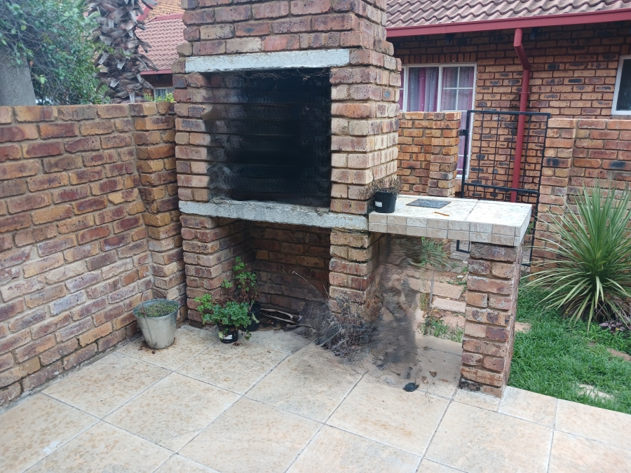 3 Bedroom Property for Sale in Zwartkop Gauteng