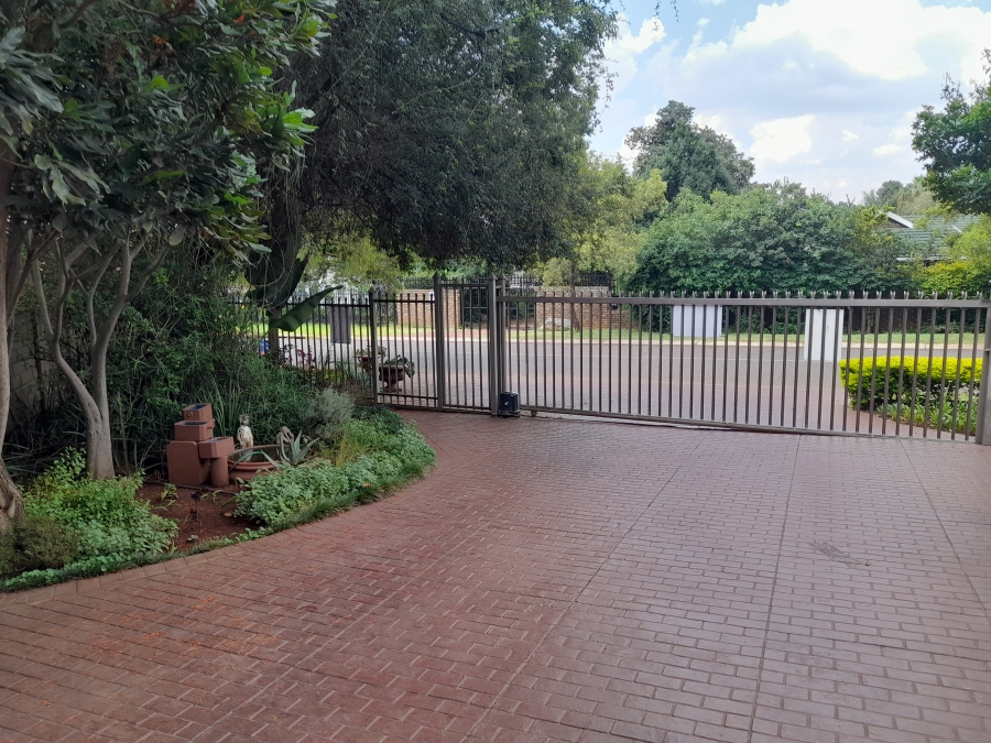 4 Bedroom Property for Sale in Wierda Park Gauteng
