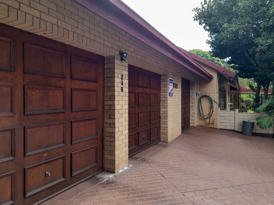 4 Bedroom Property for Sale in Wierda Park Gauteng