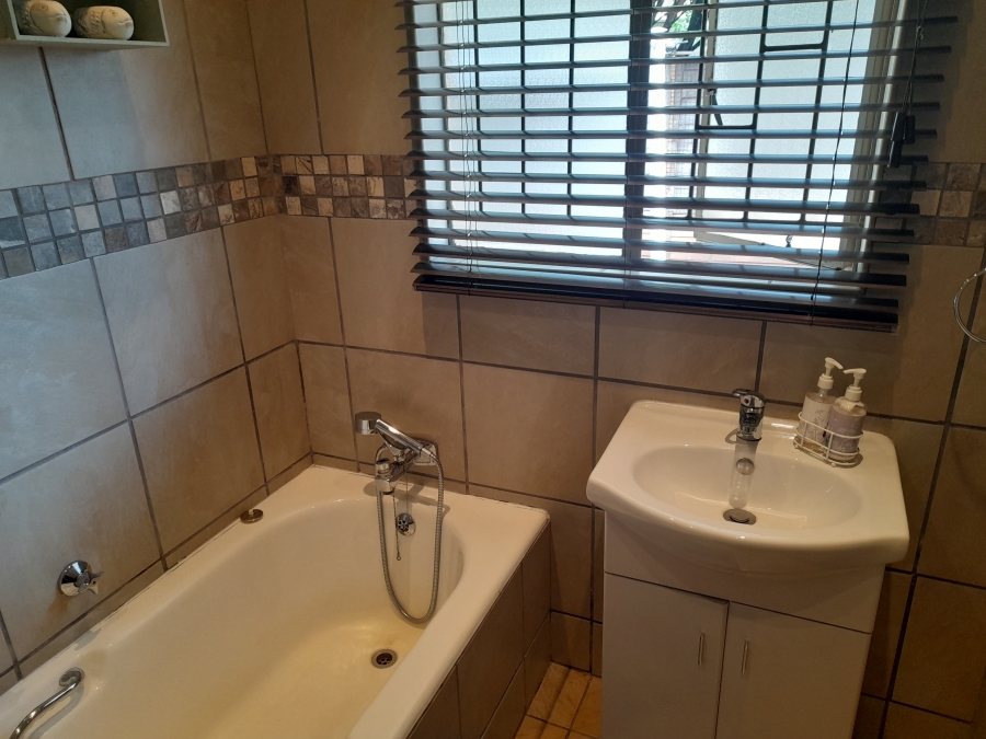 4 Bedroom Property for Sale in Wierda Park Gauteng